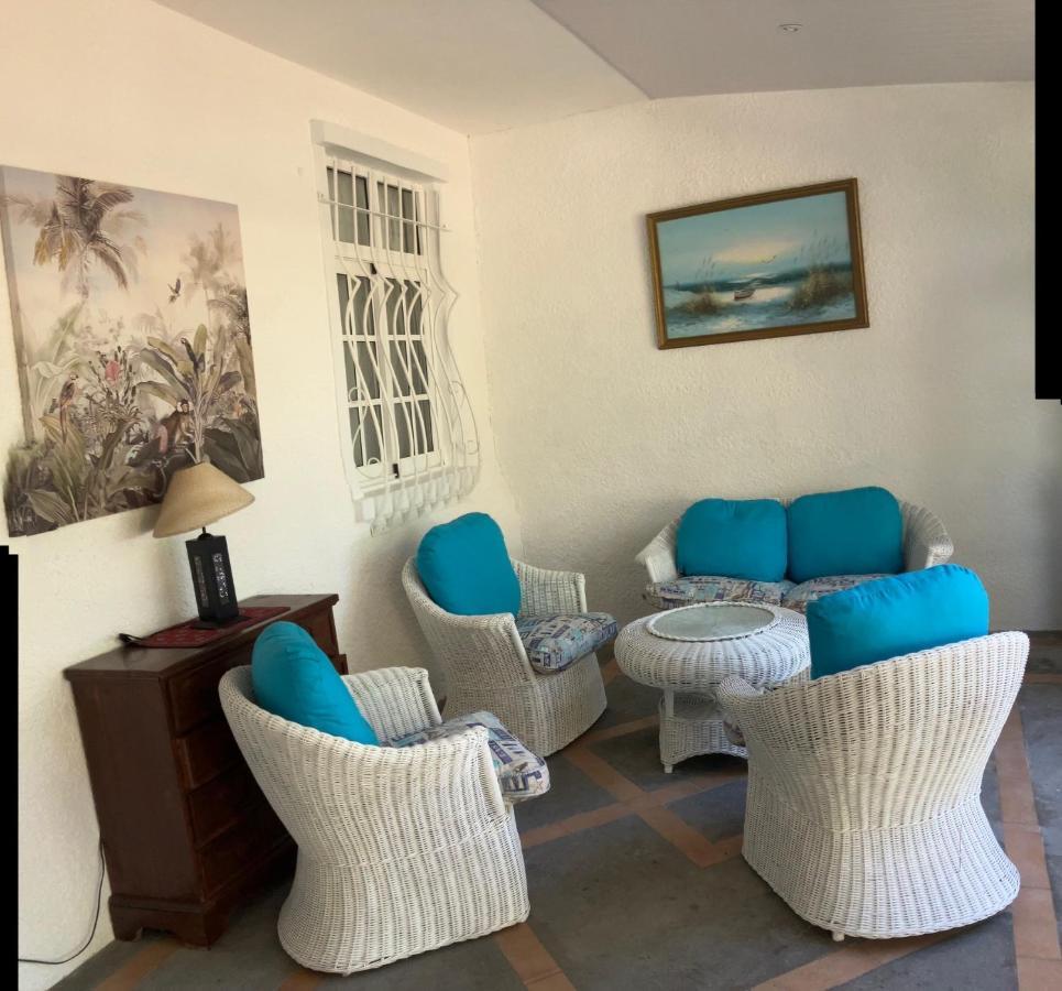 Fully Furnished Luxury Villa 3 Right On A Blue Ocean Belle Mare Buitenkant foto