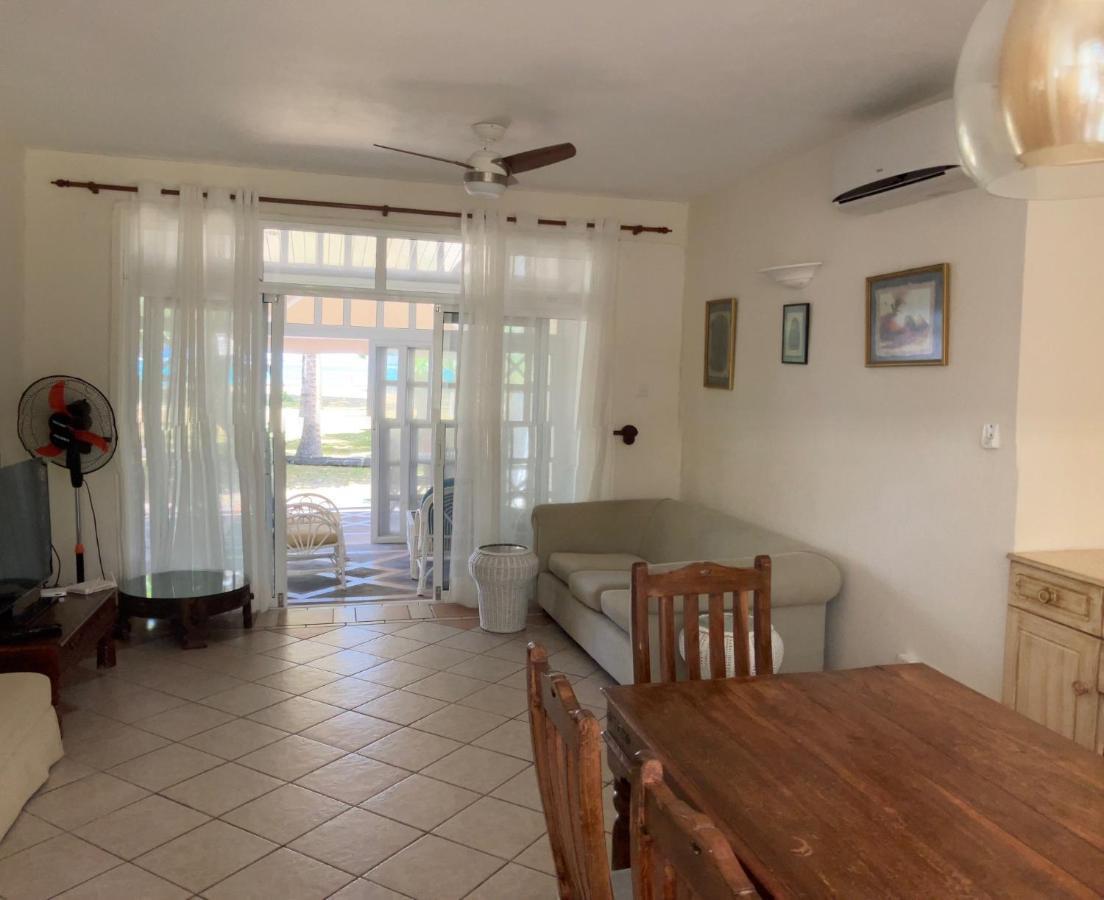 Fully Furnished Luxury Villa 3 Right On A Blue Ocean Belle Mare Buitenkant foto