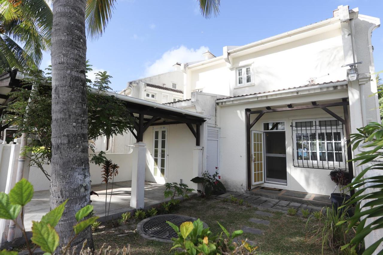 Fully Furnished Luxury Villa 3 Right On A Blue Ocean Belle Mare Buitenkant foto